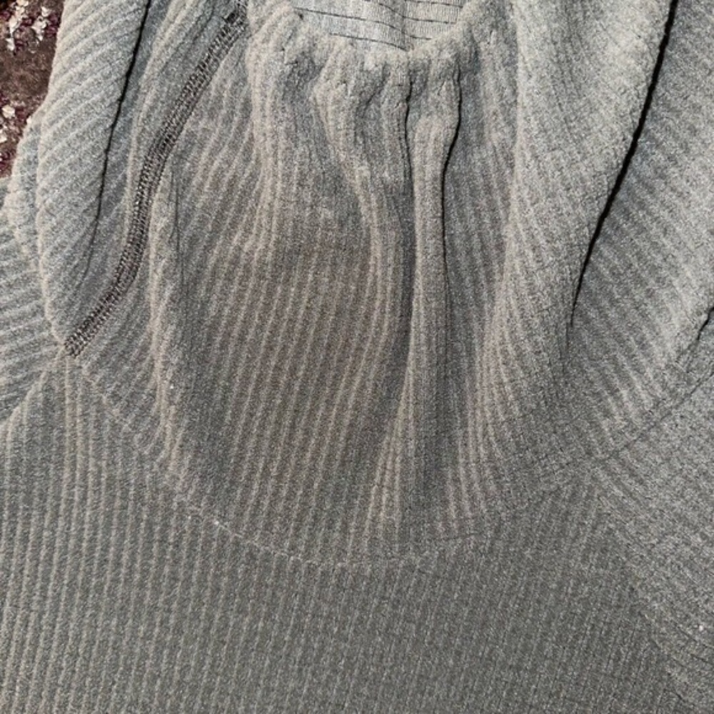 Gray - Picture 4 of 6